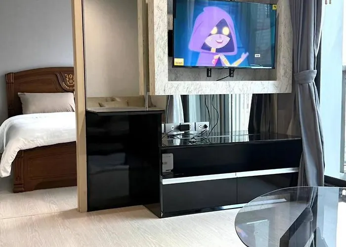 Luxurious 1-bedroom Near Bts Thonglor, *