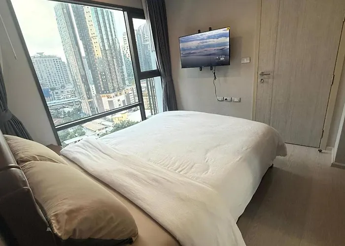 Luxurious 1-bedroom Near Bts Thonglor, *