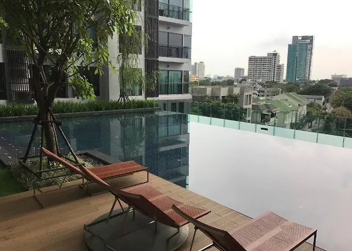 Luxurious 1-bedroom Near Bts Thonglor, 公寓 *