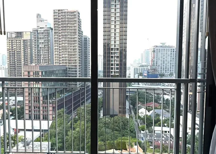 Luxurious 1-bedroom Near Bts Thonglor, 公寓